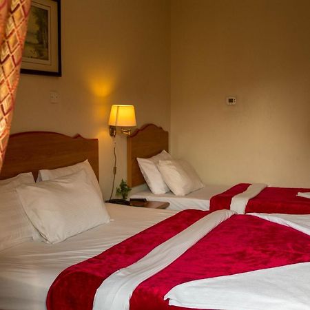 דובאי Sahar Hotel מראה חיצוני תמונה